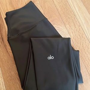 Alo 7/8 High-Waist Airlift Legging, Dark Olive, Size S (4-6)